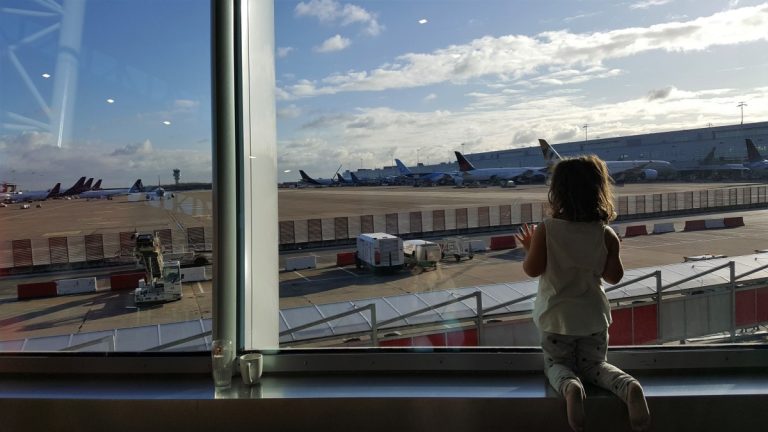 27 Tips for flying with a toddler: How To Avoid a Stressful Trip