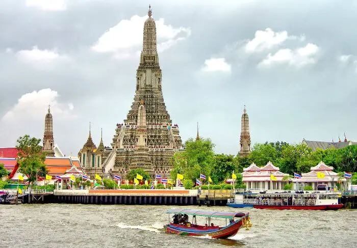 Thailand boat tour with a view of the temple