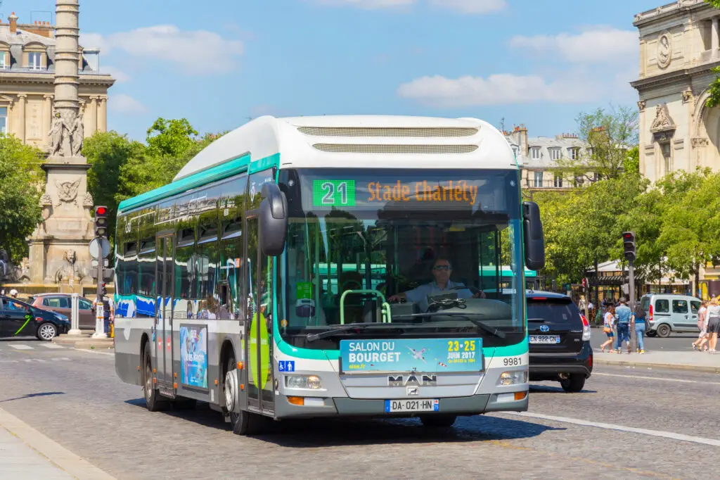 Service Bus in Paris